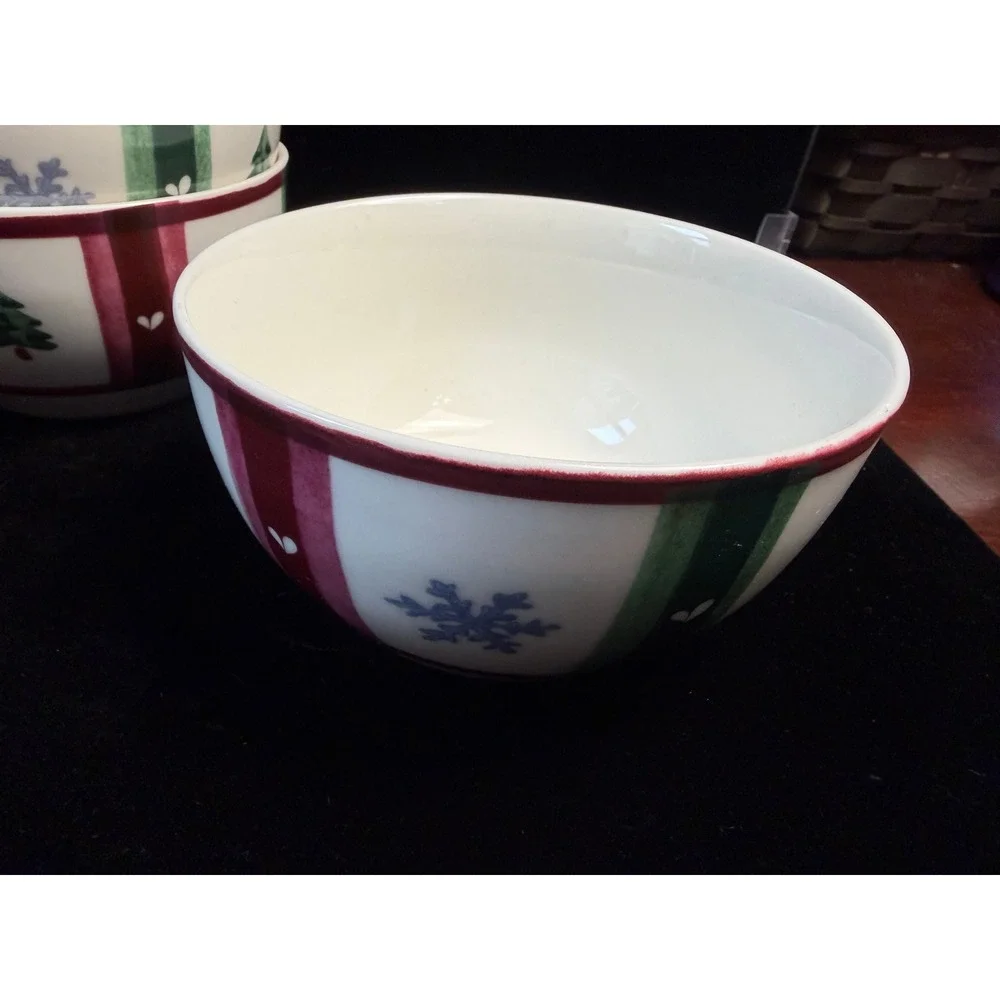 Pfaltzgraff Christmas Heritage Cereal Soup Bowls Set of 4‎ Winter Tree Mitten